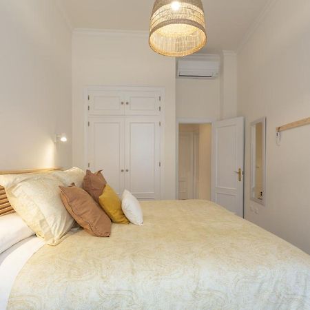 Puerta De Larios: Central Three-Bedroom Apartment With Balconies And Patio Malaga Exterior photo