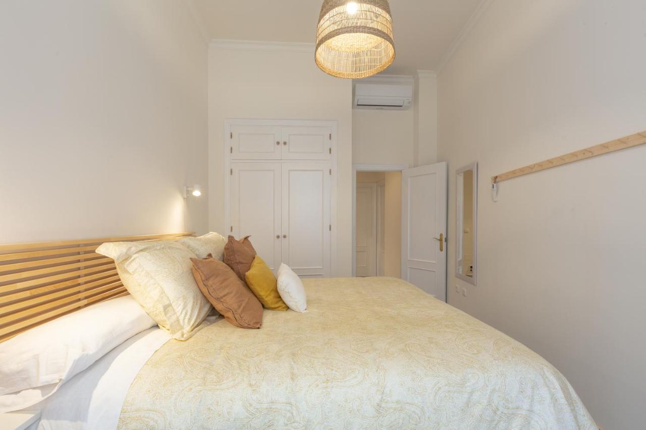 Puerta De Larios: Central Three-Bedroom Apartment With Balconies And Patio Malaga Exterior photo
