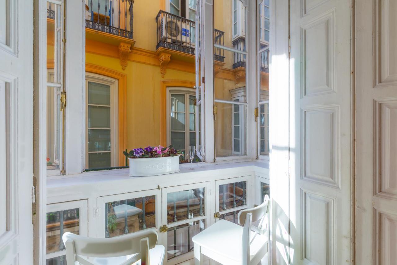 Puerta De Larios: Central Three-Bedroom Apartment With Balconies And Patio Malaga Exterior photo