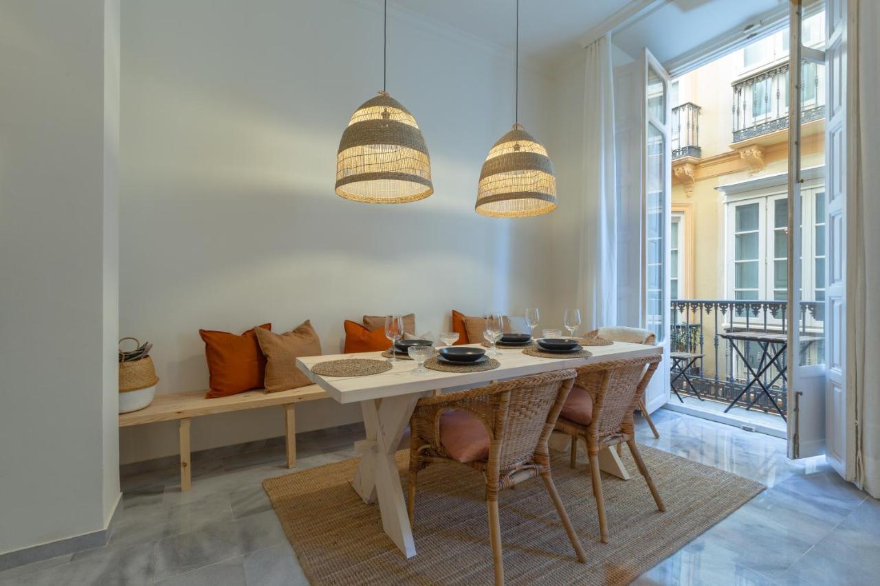 Puerta De Larios: Central Three-Bedroom Apartment With Balconies And Patio Malaga Exterior photo