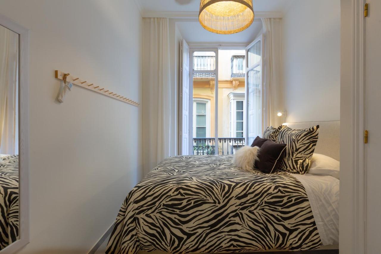 Puerta De Larios: Central Three-Bedroom Apartment With Balconies And Patio Malaga Exterior photo