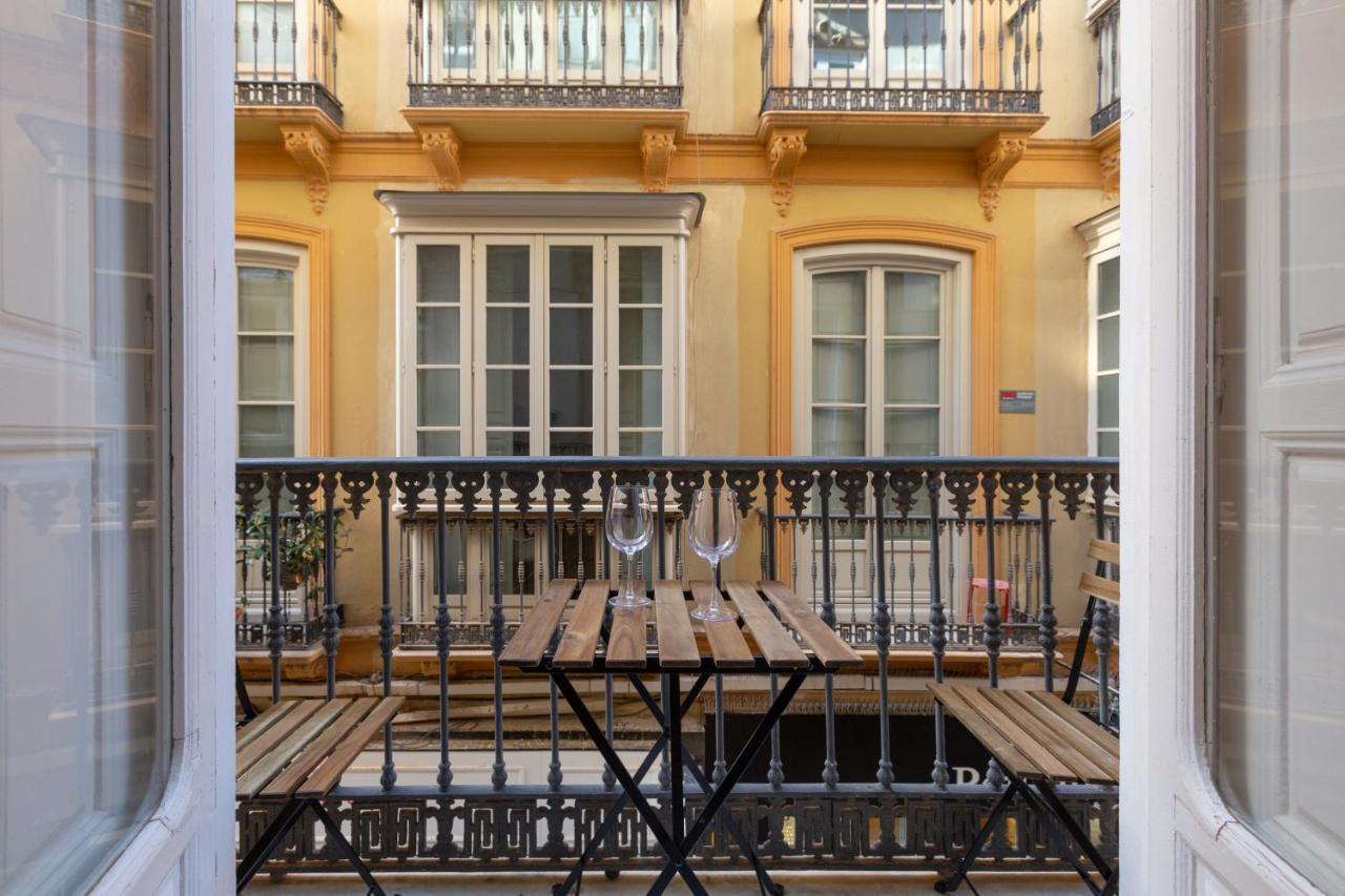 Puerta De Larios: Central Three-Bedroom Apartment With Balconies And Patio Malaga Exterior photo