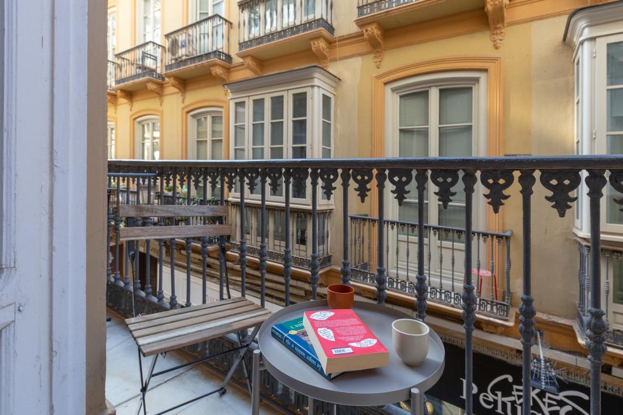Puerta De Larios: Central Three-Bedroom Apartment With Balconies And Patio Malaga Exterior photo