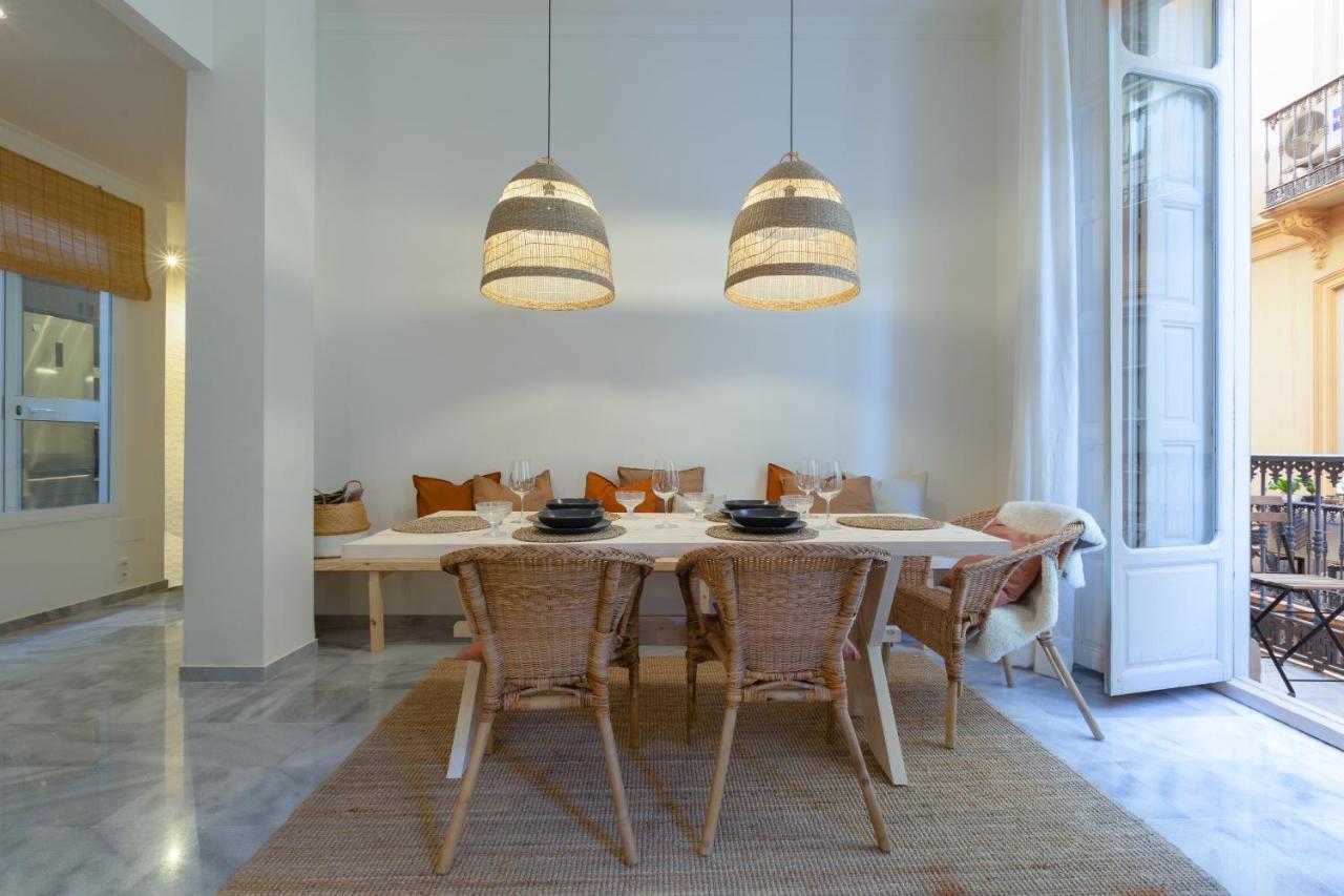 Puerta De Larios: Central Three-Bedroom Apartment With Balconies And Patio Malaga Exterior photo